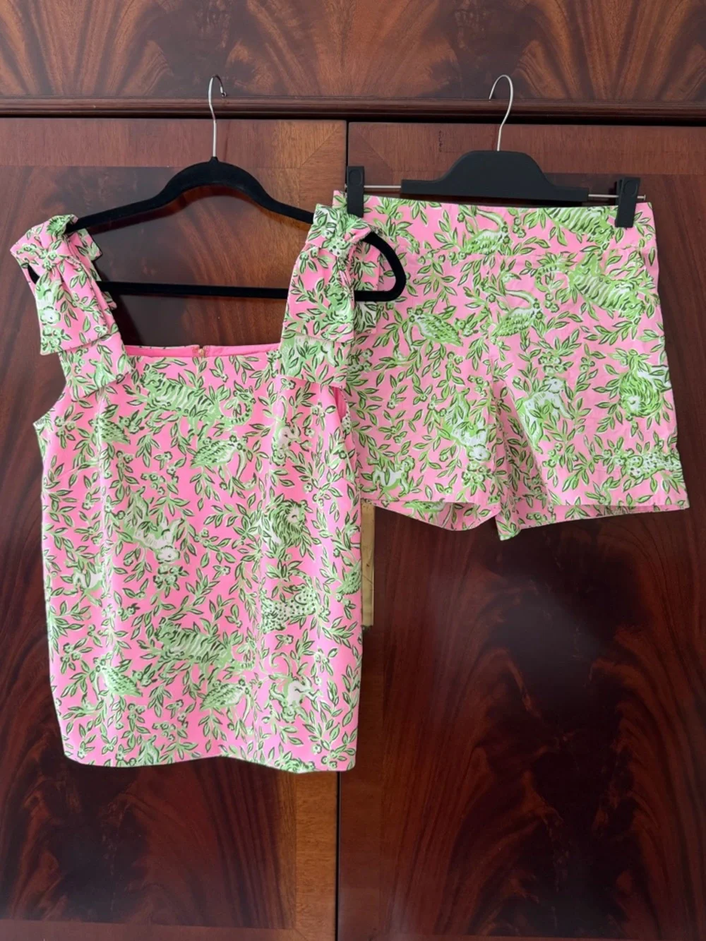 Lilly Pulitzer Anders Tunic Alista Shorts Set Mane Character Energy 4 S